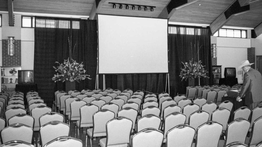 24-25_paul-and-katy-piper-great-hall-bw.jpg